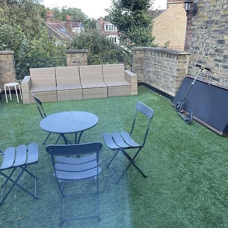 Spacious Two Bedroom Flat In Prestigious Highgate. ロンドン エクステリア 写真