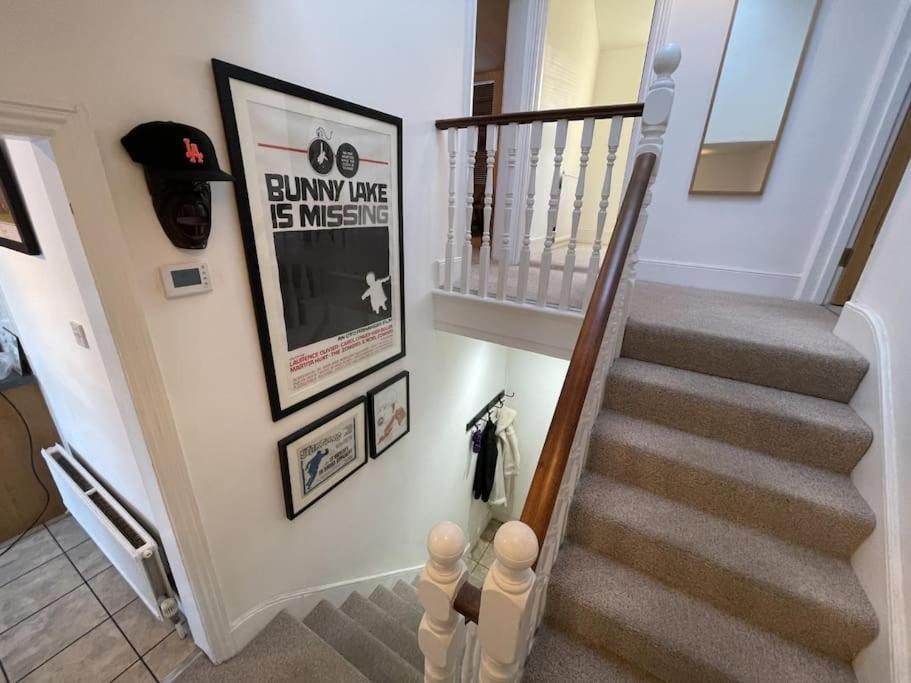 Spacious Two Bedroom Flat In Prestigious Highgate. ロンドン エクステリア 写真